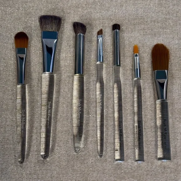 Trish McEvoy 7pc Brush Set-Foundation-Concealer-Blending-Crease-Contour-Liner - Picture 2 of 4